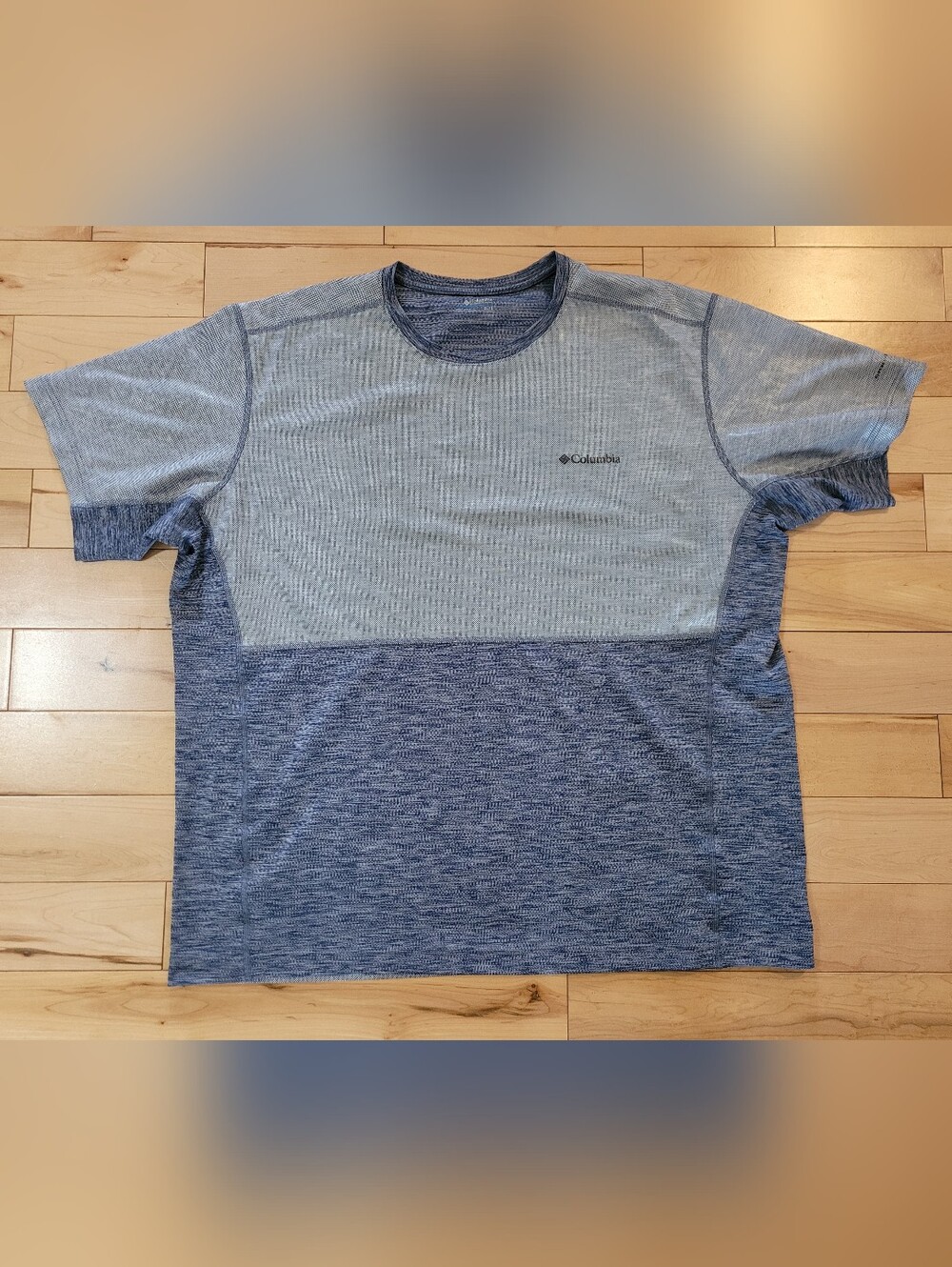 Columbia men's size XL Omni-shade T-shirt